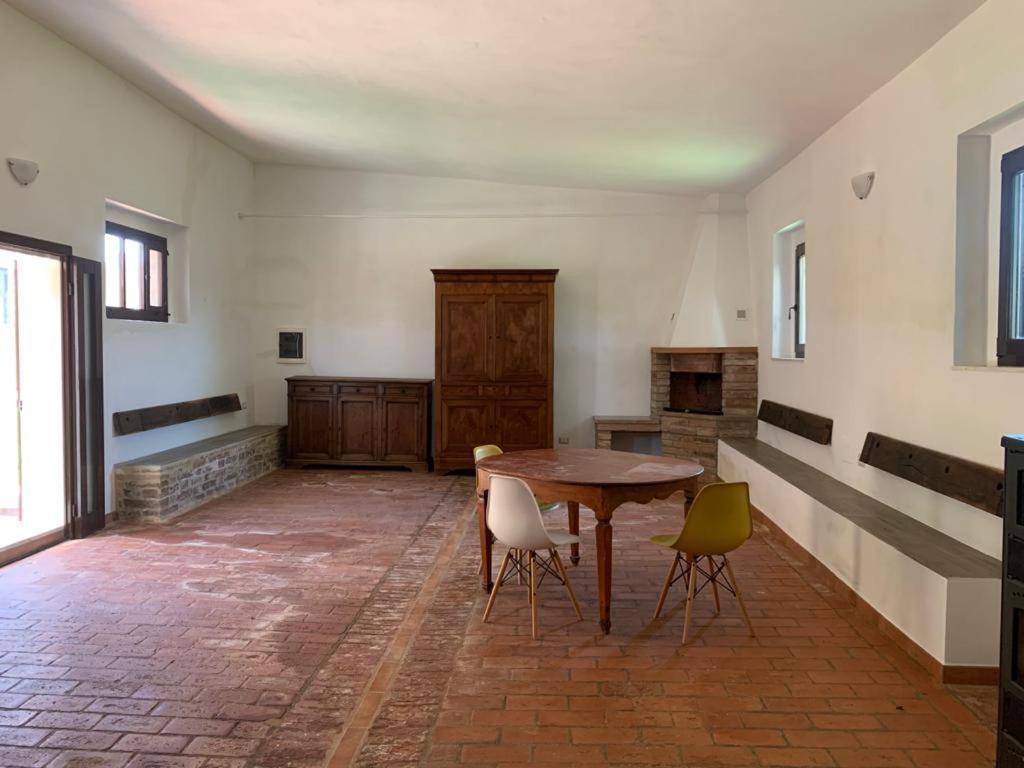 Chiusure Agriturismo Diffuso Monte Oliveto Maggiore מראה חיצוני תמונה